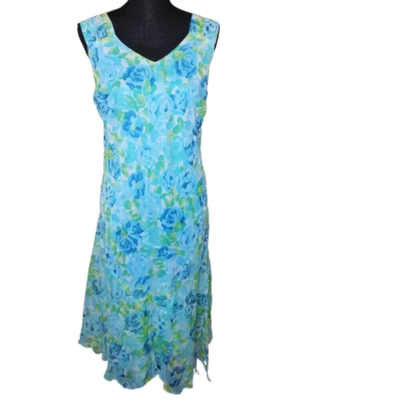 Beautiful 2pc Flowy Dress - Picture 2 of 5